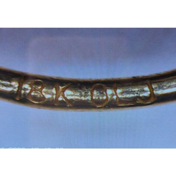 18K Gold Ribbed Hoop Earrings | Vintage Retro Huggies | 2g | Stamped 18K - Picture 5 of 5